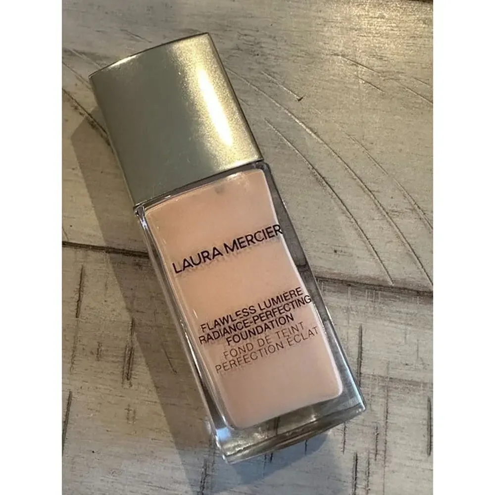 Laura Mercier 1C0 CAMEO Flawless Lumiere Foundation